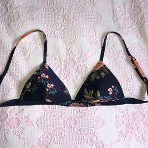 Floral Triangl Top!